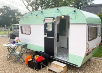 Charlie Brooks Caravan